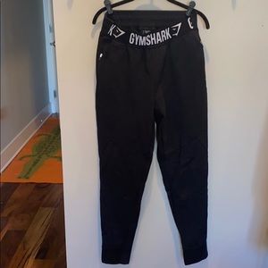 gymshark black sweatpant joggers